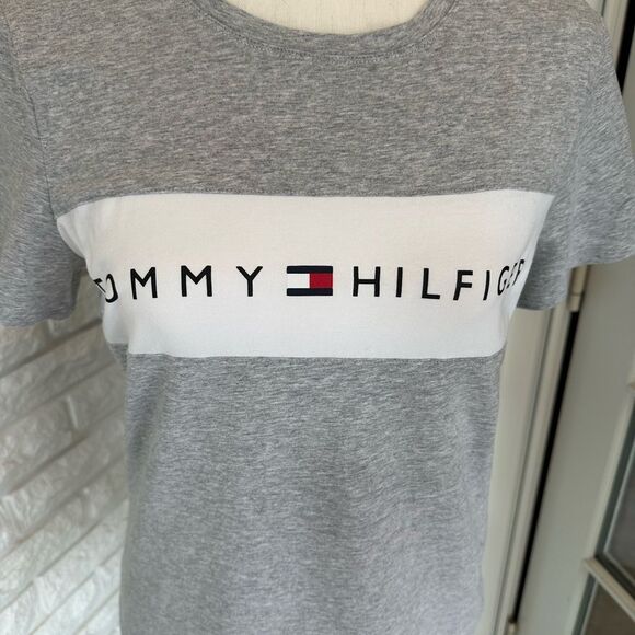Tommy Hilfiger T Shirt - Picture 3 of 5
